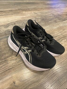 ASICS size 6.5